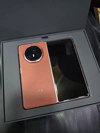 متوفر هونر ماجكv3 بذاكرة512 باللون الاسود مستخدم شيء بسيط  السعر ٩٠٠  ...