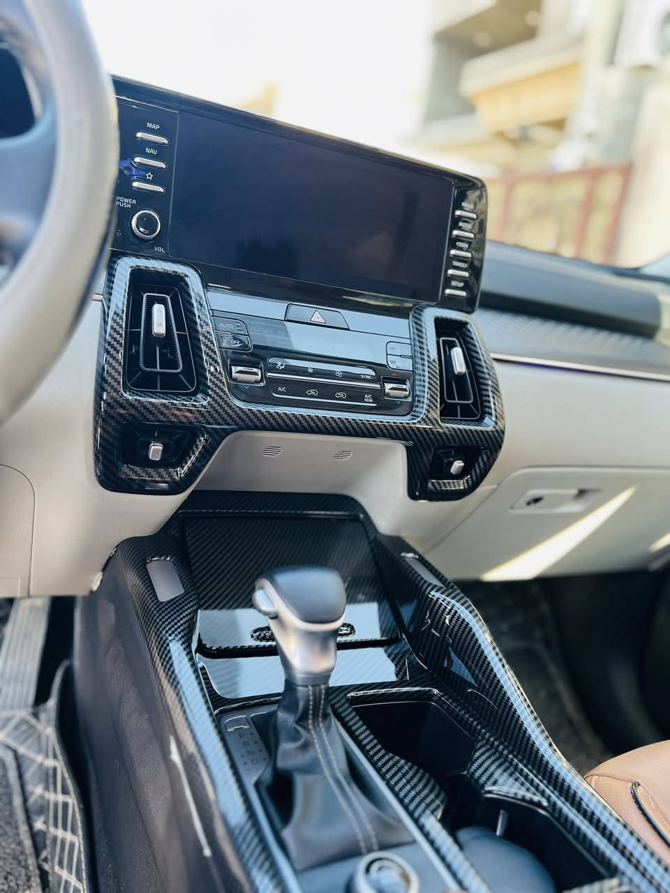 سلام عليكم سورنتو2021 خليجيه للبيع فقط السياره لايت 3عدسات LED محرك6سلندر 35000 تنفس طبيعي مواصفات السياره شاشه جبيره كشنات كهرباء سايد بريك رجل بدون فتحه ماشيه 52000 الف كليومتر حقيقي وقابل للزياده السياره عليها كماليات اضافيه داخل سستم كاربون فايبر سكوبات مري الجانبيه سوادات يدات الباب من الخارج سكوبات المثلث السياره خير من الله جديده وماناقصها دينار  السعر خاص للاستفسار على هذا الرقم:*********** الرقم بي واتساب غير متواجد في الخاص
