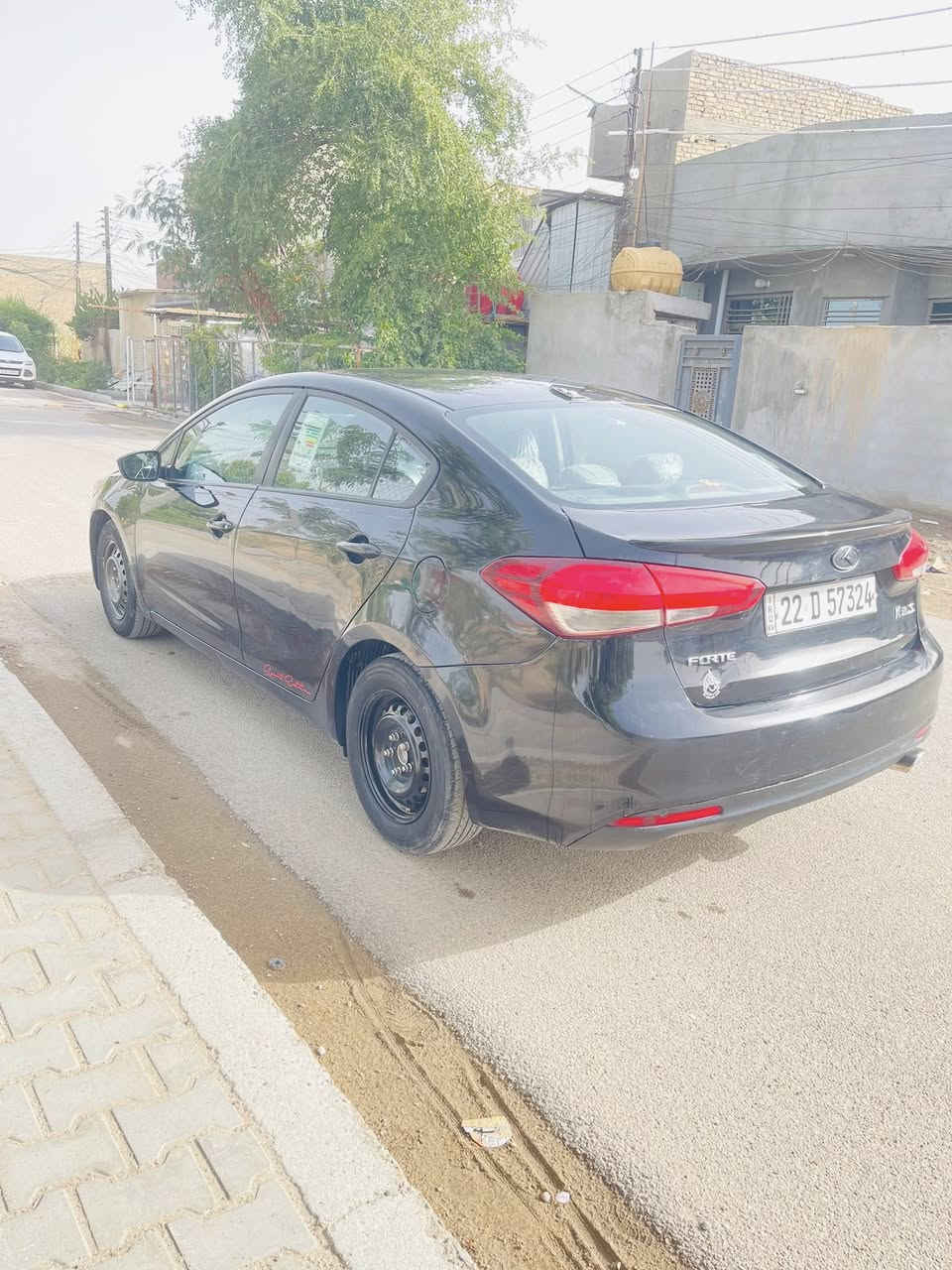 السلام عليكم
كيا فورتي2017

رقم شمالي تحويل مباشر

حادث موضح جدا بسيط  

وهنا صار بيه قطعه صبغ

سياره ليبل واحد 

ماشيه 137 ألف

سياره نص فول

تحكم شاشه كبيره

كير محرك خير من الله 

تبريد ثلج

تخم تاير جديد 

سياره جاهزه خير من الله

السعر 102$

العنوان بغداد بوب الشام
***********
