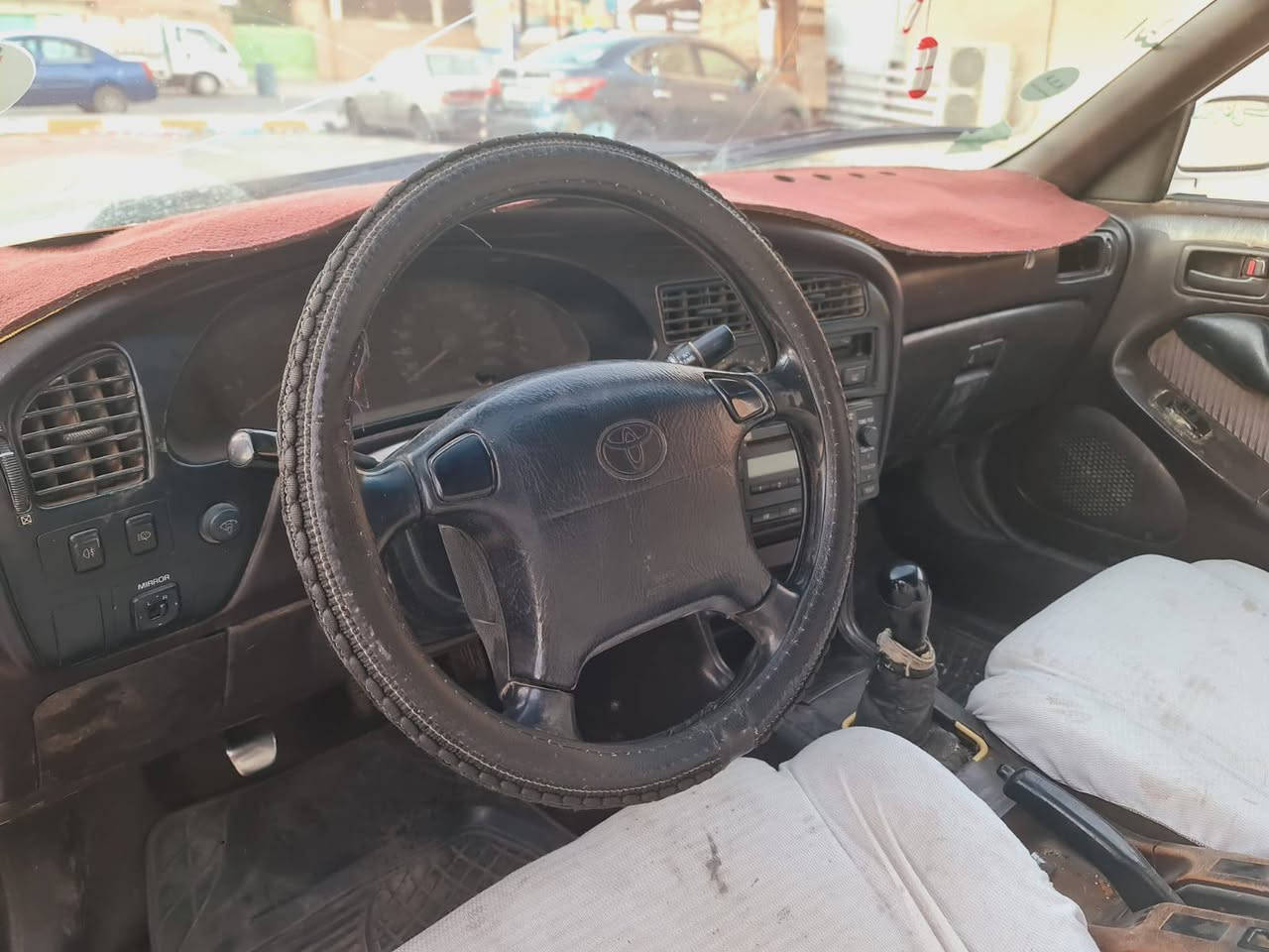 🚘 للبيع كامري 1992 🚘
▪️ اللون: أبيض ▪️ المحرك: 2200 (أبو الجف المرغوب) جديد شرط  ▪️ التبريد: ثلج  ▪️ يوجد قطعة صغيرة معجون بونيد ▪️ جامرلغ ▪️ الصبغ حزام للجمالية فقط
📌 رقم كركوك - مشروع وطني 📌 بطاقة بنزين موجودة 📌 صاحبها الشرعي موجود سنوية لل28 
💰 السعر: 57 قابل للتفاوض بالمعقول
📞 ***********
