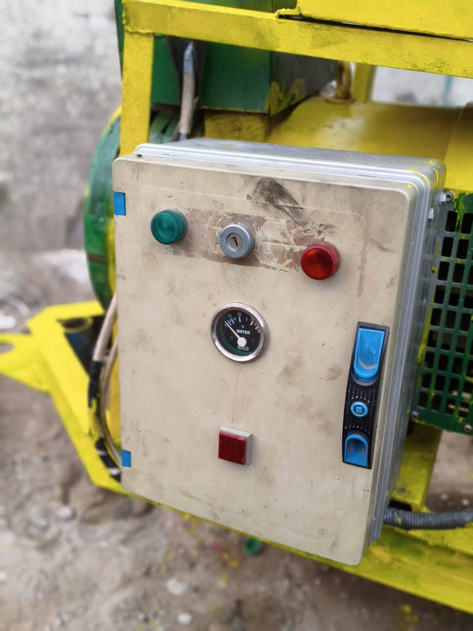 مولد للبيع محرك 2701 للتنقيص لاتبخير اربعه ثكالات انسه العطل والصرف من احسن واقوه المحركات راس توليد سنكل 24كيفي 110امبير صافي تنطيك 100 امبير لاتنطي ربع دينار تجي تفحص وتشوف ابعينك يله تدفع افلوس السعر 12 وبيه مجال بصيط حك الخوه والجيه غير متواجد عله التواصل *********** واني خادم للطيبين
