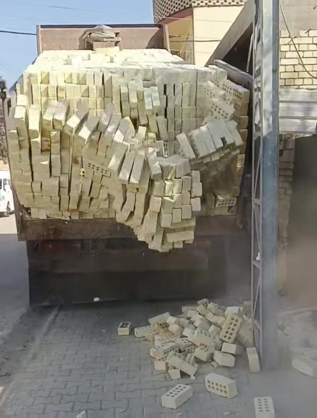 شركة (((كنكن))) للتجهيز كافة البنايات والمجمعات السكنيه والمقاولات طابوق جمهوري درجه اولى خالي من الأملاح خاضع للفحص المختبري ذو قياسات حقيقيه قالب ستندر للاستفسار لاتصال للأرقام التاليه
 /***********/ ***********/
