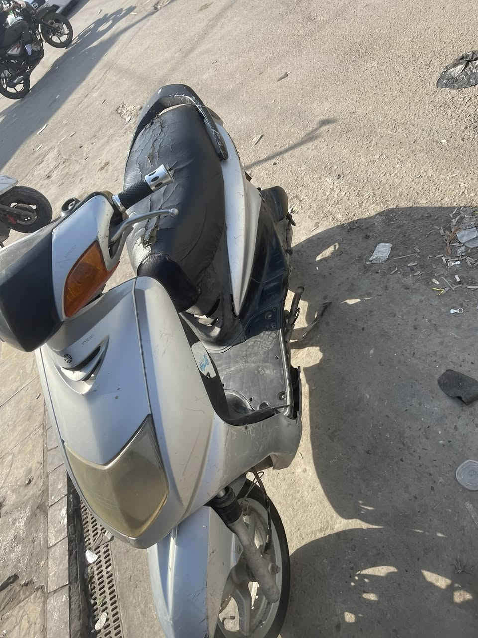 دراجه اللبيع سعره ٣٢٥ الف  موجوده بغداد الحريه ***********
