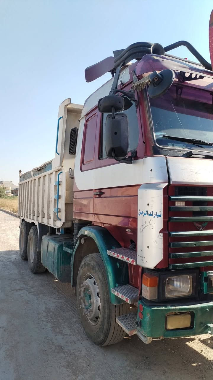 السلام عليكم سكانيه للبيع موديل ٩١ محرك ٤٣ كير ٩٠٠ سياره جهازه علئ شغل  العنوان موصل الرقم ***********
