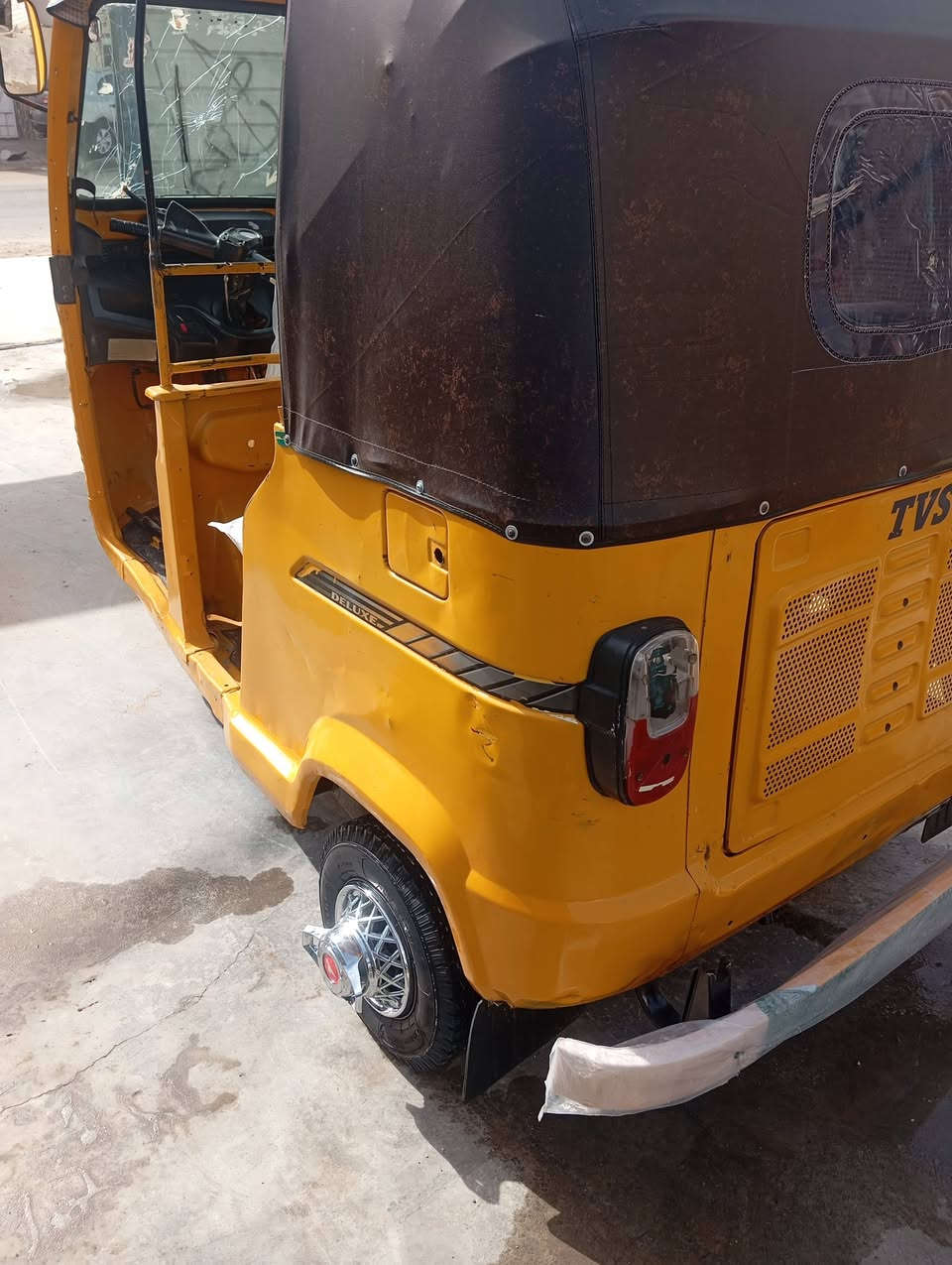 سلام عليكم تكتك للبيع موديل 20شهر10جاهزه كبل لشارع مكينه صار 5تيام من شديتهه يعني تبديله دهن وحده بدله ضفاير جدد لا خياس ولا ضربه التكتك اوراق جادر جديد  تراي 23مذب عليه ربع العنوان بغداد المحموديه  السعر 3750وبيهه مجال لشراي الرقم ***********
