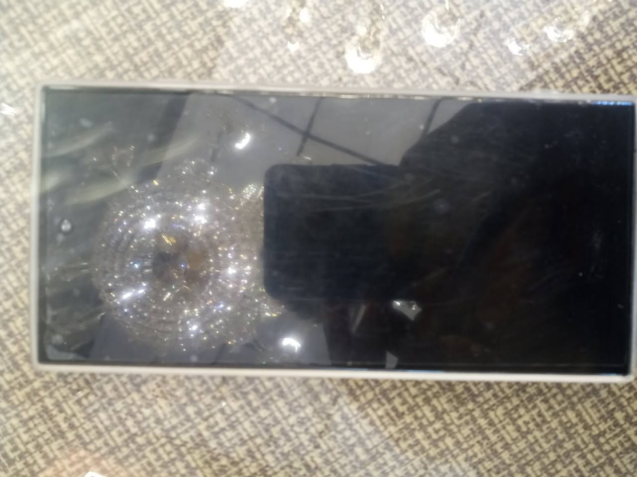 للبيع ذاكره 256
شاشه بيها خطوط وكلشي شغال 
باقي تفاصيل خاص 
مكان كوت 
تواصل خاص


**إذا كنت صاحب هذا الإعلان وتريد حذفه لأي سبب، رجاءا أرسل رسالة إلى الدعم الفني**