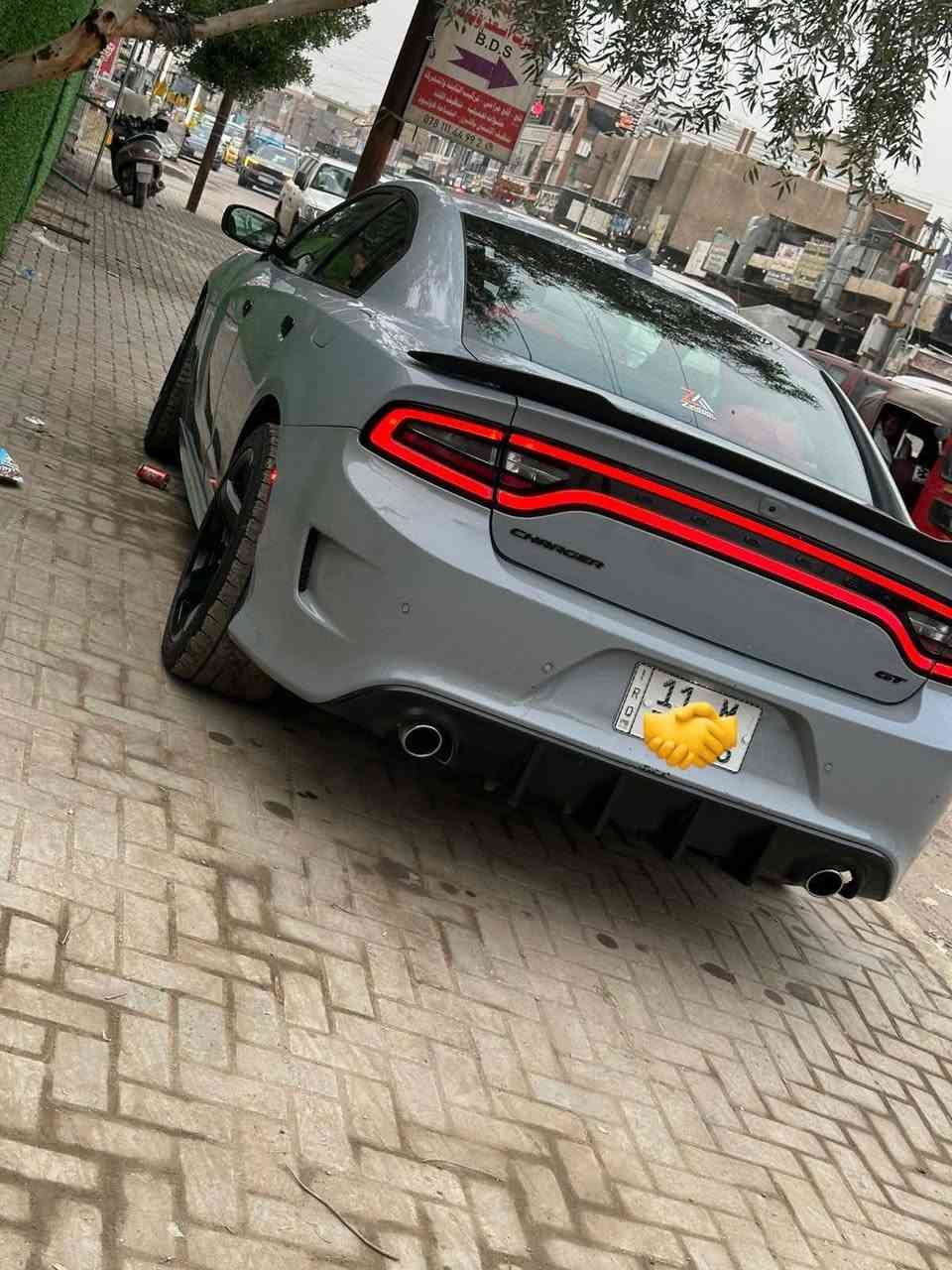 ​🚗 دوج جارجر GT موديل 2022 - للبيع
(بحالة الشركة)
المواصفات الفنية:
​المحرك: 6 سلندر، سعة 3600.
​الفئة:GT (أعلى فئة في الـ 6 سلندر) 
​الوارد: أمريكي (شبه كلين).
المواصفات سوبر تراك باك 
​النظام الصوتي: سستم سماعات الباين. أصلي (مختم).كشنات حضن 
​الداخلية: شفتات بالستيرن، بصمة  تشغيل عن بعد، شاشة كار بلاي الكبيرة.
​: لون سموك مميز، مع ليد متغير الألوان.
​الأمان: حساسات خلفية.وكامره 
​حالة البدي والإيرباك:
​الإيرباكات: سليمة تماماً 
​الضرر: تعديل (بارد) فقط، بدون صبغ وبدون تبديل قطع.
​الحادث والمسافة المقطوعة موضحات بالصور المرفقة.
​💰 السعر: 255 ورقة  وبيها مجال قليل 
📍 الموقع: بغداد
📞 للاتصال والاستفسار: ***********
​ملاحظة: السيارة نظيفة جداً وغير مستهلكة (غير متعبة).
