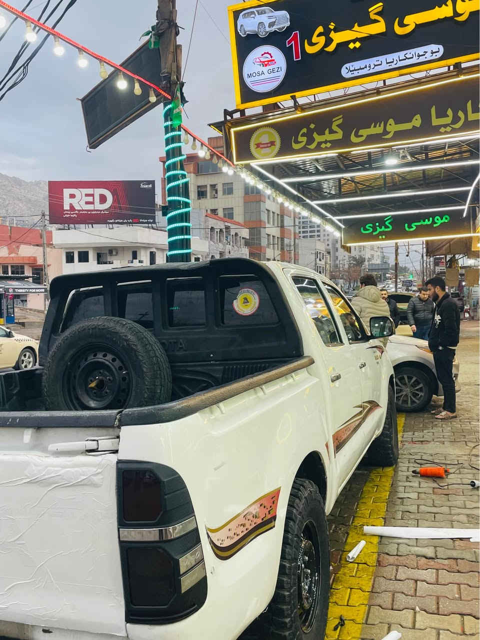 مه رزيا ٢ قطعه صبغ ره قه م و سه نه وى كه ڤن ٧ وه ره قه غرامه ل سه ره سيسته م غاز تركى موديل ٢٠٠٩ سعودى *********** دهوك, العراق
