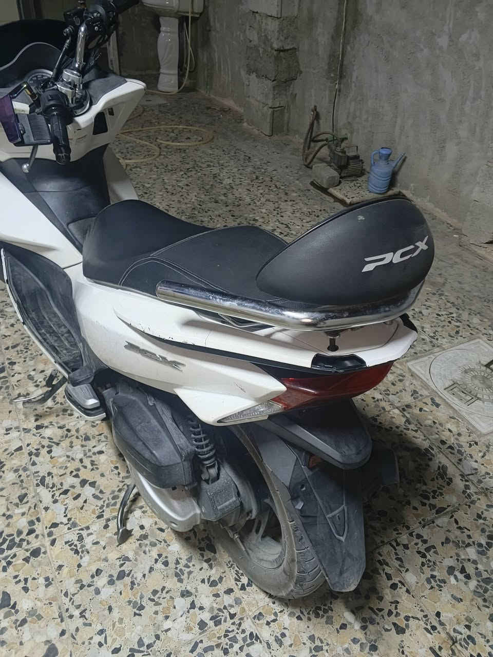 جيل 2 مكينة نضيفة وخرسة 
دراجة حلو عوزها لواحض بسيطة 
رايدها1400 بيها مجال لطيبين مكاني نهاية حي اور 
كفالة  سرقة ومكينة 
‏‪***********‬‏
