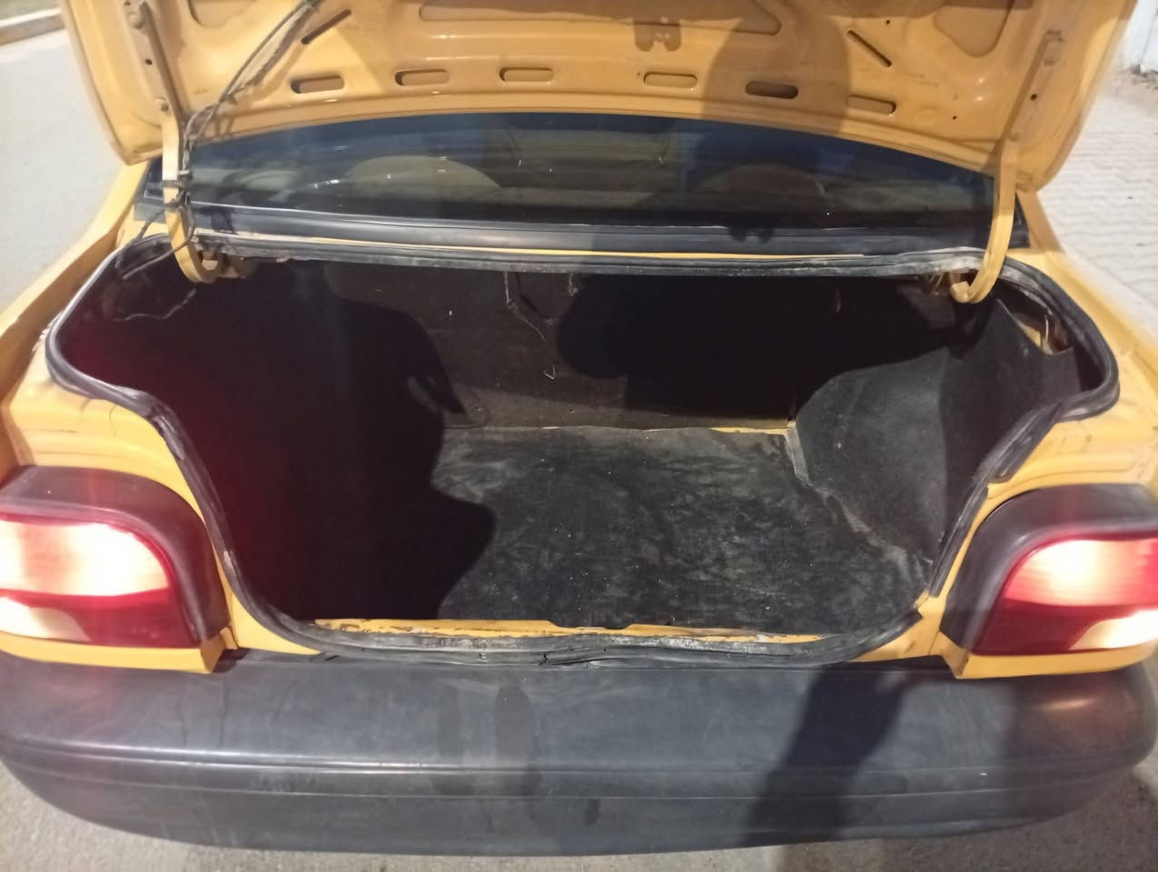 السلام عليكم عندي سايبه مديل 15سياره لا ضربه،،ولا صبغ ،،ولا تبديل فقط جاملغ خلفي بي شبر صبغ،،كير مكينه مكفولات تبريد ثلج 🥶 صدر امامي خلفي جديد شواصي كفاله لا فطر ولا لحيم تايرات نضيفه تحويل ثاني يوم سنويه جديده ارقام  هزه جديده السعر 40 وبيهه مجال للشراي المكان بغداد حي النصر  رقم الهاتف
***********
