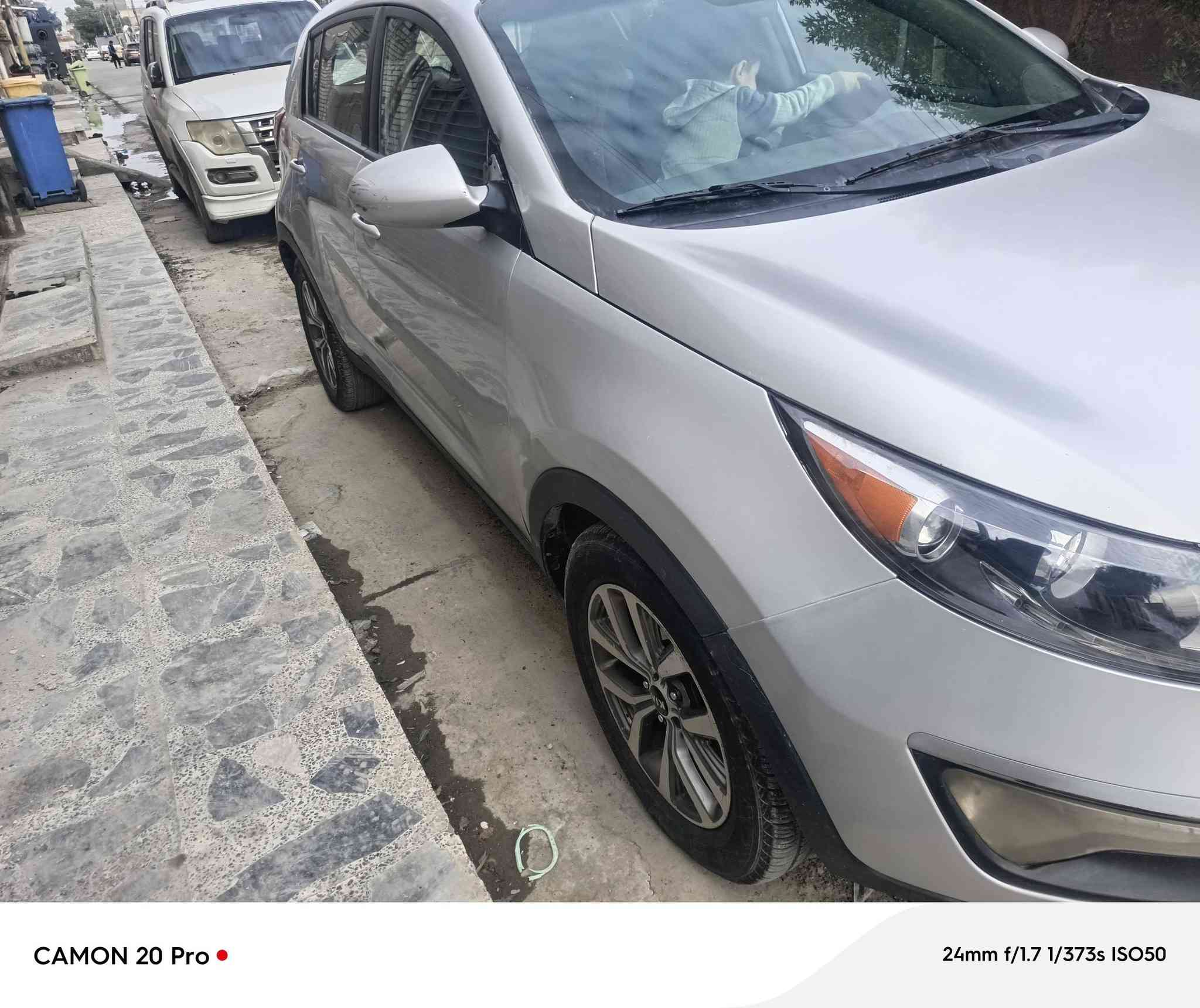 السلام عليكم اسبورتج موديل 16 وارد امريكي حادثا بنيد اوجاملغ فقط بدون دواخل نص فول  تبريد قطعتين مكينه كير تخم تاير جديد سياره جاهزة خير من الله سعر 120 وبيها مجال بصيط عنوان بغداد حي النصر هاتف ***********
