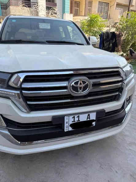 لاندكروز ٢٠١٠ بريم فول مواصفات بدون حادث ولا صبغ بس قطع التحديث محدث داخل خارج سنويه رقم هزه كلهم جدد. مكينه كير حداديه كفاله  السياره كلش نظيفه ٢٩٠ وبيها مجال مكانها حله. رقمها بغداد الجديد. 
*********** حلة
