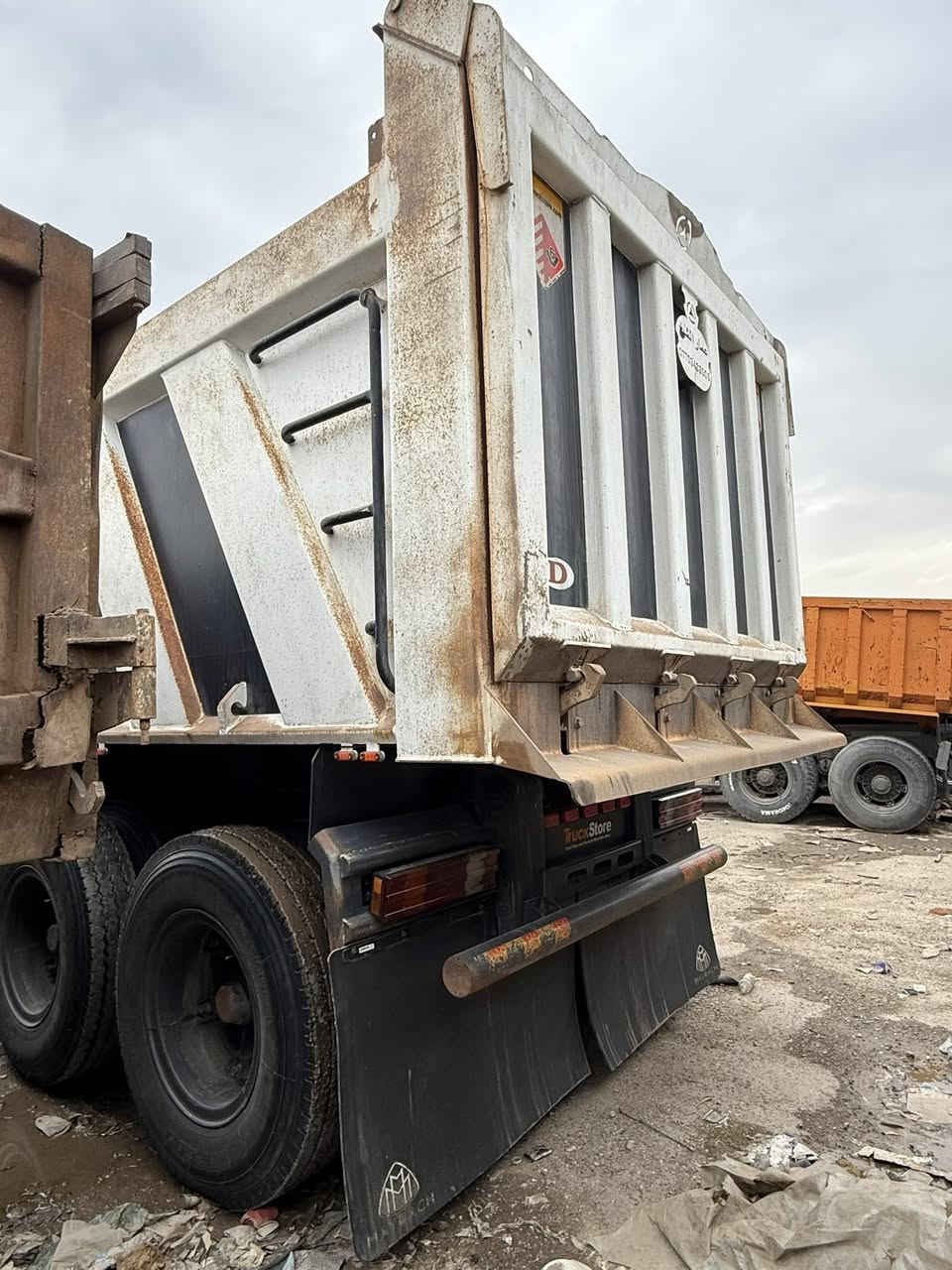 سلام عليكم للبيع مقطوره ‭0773 100 8070‬
