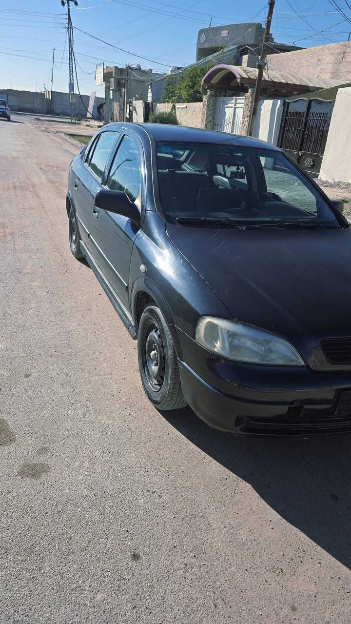 للبيع اوبل استرا موديل ٢٠٠٢ بغداد رقم انكليزي بأسمي هزه جديده السياره مصبوغه عام جماليه  محرك كير ظمآن  صدر امامي خلفي جديد كهربائيات كله شغاله منظومة زنون على اللايت العالي تخم تاير   عارضها ب 42 وبيه مجال مكاني بغداد المحموديه  ***********-***********
