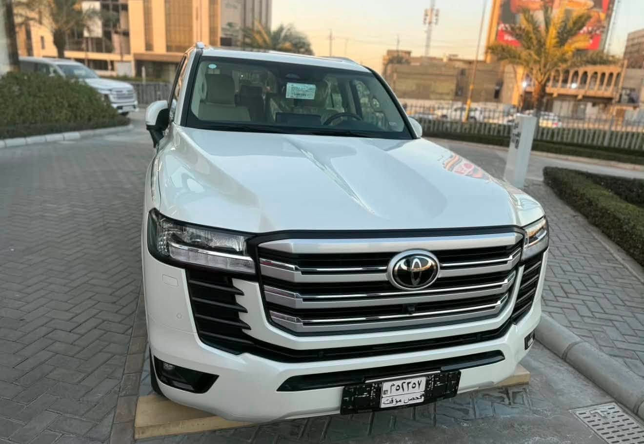 السلام عليكم 
للبيع فقط ونقدا لاندكروز ٢٠٢٥ زيرو مرقم بغداد بسمي ورقمها حلو مرتب شبه مميز 
Tss فول ام رادار امامي خلفي تحديد مسار اربع كامرات شاشه كبيره ساز ضمان للعلم اني ماخذها زيرو من شركه ساز مكاني بغداد 
***********
