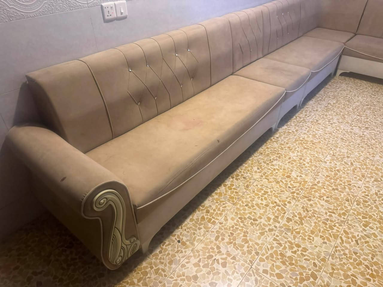 ديوان 7 متر مكانهم زيونه السعر 125 بدون توصيل
المقاعد شويه نازله مثل ماموضحه بالصوره


**إذا كنت صاحب هذا الإعلان وتريد حذفه لأي سبب، رجاءا أرسل رسالة إلى الدعم الفني**