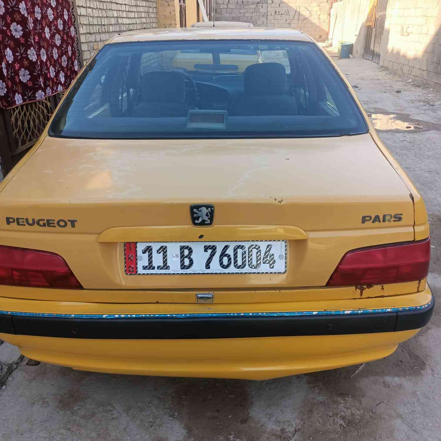 بسيارة بيجو 405موديل12محدثه بارصجاهزة منكل شيتخم تاير سيارة بلاديه فقط بيه رنكات بسميمصفره هيئه وغرامات سنويه جديده تلفون ***********

