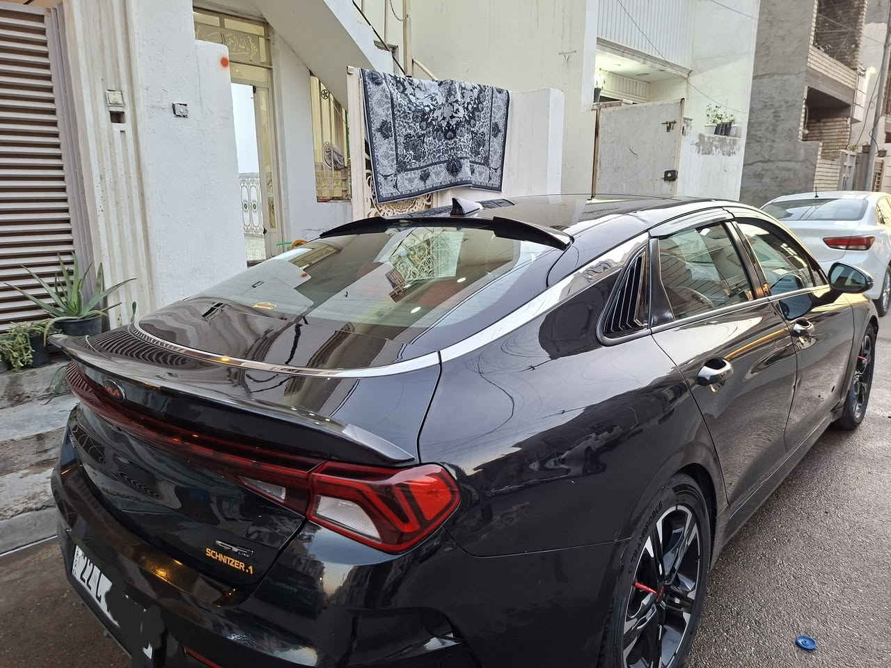 كيا   K5 جيتي لاين
موديل (2021) أمريكي 
🔥 ماشي 79 الف ميل

🧾 بأسمي شرط تحويل ثاني يوم 
🛡️ ضربتها جاملغ خلفي وتبديل باب اصلي ٢ كارت بنيد مع تبديل محرك جديد 
📍 رقم أربيل الدولي الجديد
🏳️ لون السيارة: أسود 

المواصفات:
• ⚙️ محرك 1.6 تيربو    - 4 سلندر. GDi
• 🖐️ تشغيل عن بعد
• 🪑 كشنات جلد
• 🔘 شبابيك كهرباء
• 🛞 سبير موجود
• 📱 أبل كار بلاي + أندرويد أوتو
• ⚙️ گير عصا
• 🌅 فتحة بانوراما
• 🛞 ويل قياس 18
• 🎯 رقم الشاصي   5XXG64J22MG077073
• 🎥 كاميرا خلفية
• 💡 إضاءة زينون
بنزين كله محسن
زيوت وكاله 
معتني بالسياره جدا 

السعر 148 وبيها مجال بسيط
الموقع: بغداد المنصور 

رقـم صـاحـب السـيـارة: ***********

#كيا_كي فايف#K5 #سيارات_للبيع #بيع_السيارات #العراق
