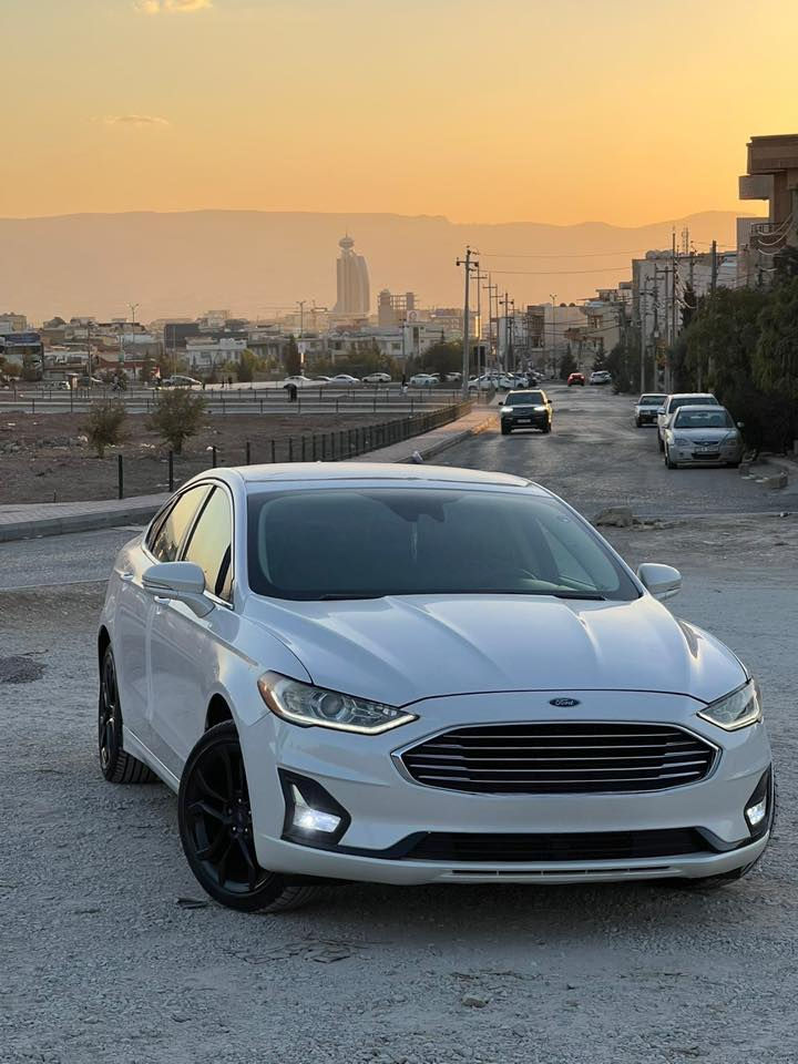 فؤرد ڤيوژشن 2019 نموونه له جواني 
مه كينه ي 1.5 تؤربؤ مواسه فات SEL
به سمه ، به سمه ي ده رگا 
، كؤدي سه ر ده رگا ، داتاشؤ ،
پيش و پشت حه ساس ، رادار ،
 راداري ئاوينه ، شاشه گه وره 
،دوو شاشه ناو گيچ ،ته حديد سورعه ، سوكان ڤؤليؤم ،
گير ماوس ، له ترا فيك ئه كوشيته وه ئه وتؤ هؤلد ، 
دوو گمه ي سپؤرت ، ته بريد له مس ، كوشن كاره با ،
ته بريد مه ركه  زي  

سه ياره كه يه ك جه مه له غي  لاي سايه قي بيشه وه
 بؤياخه بيناو بي ئه يرباگ 
گير و مه كينه و كاره بييات و ته قه و ره قه ي  به شه رت 
هه موو شتي بيلاديه  
سه ياره كه به ناوي خؤمه وه يه 
 75ميل رؤيشتووه 

ژمارەی مۆبایل 
 ***********
