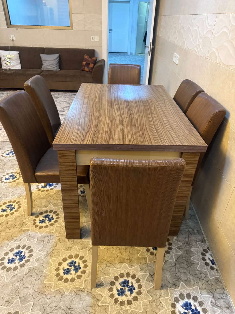 ميزي نان خواردني  توركي عه سلي به ٦ كورسيه وه ميزه كه گه وره تريش ئه كريت نرخي ٢٠٠ هه زار
رقم موبايل *********** السليمانية, العراق
