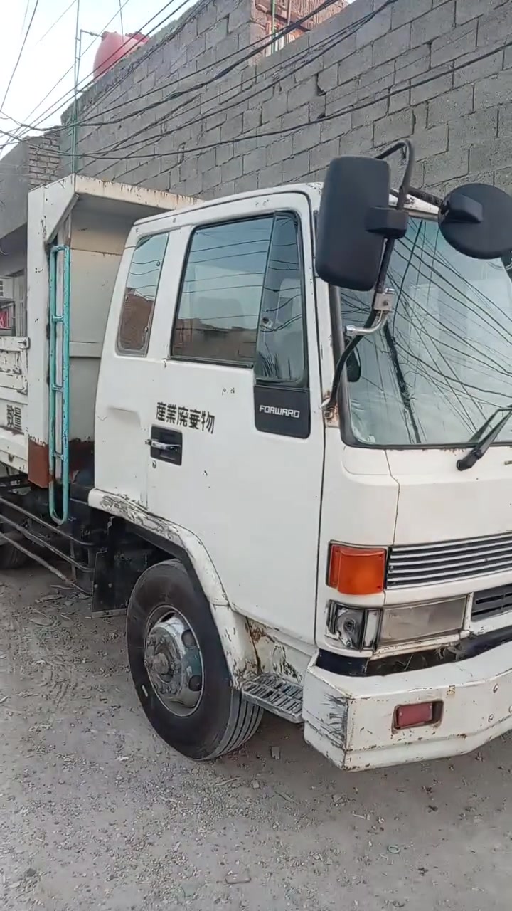 سلام عليكم ازوزه للبيع موديل ١٩٩٢ محرك جديد تخم تاير بدي جديد بياع مستعجل الاتصال *********** مكان بغداد مكلف بالنشر
