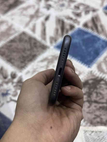ايفون 11
بطاريه 95 مبدله وكاله 
ذاكره 256
بي ضربه خفيفه بل شاشه 
السعر 270 وبي مجال حك جيه
متواجد فقط واتساب واتصال ***********
العنوان مدينه صدر
