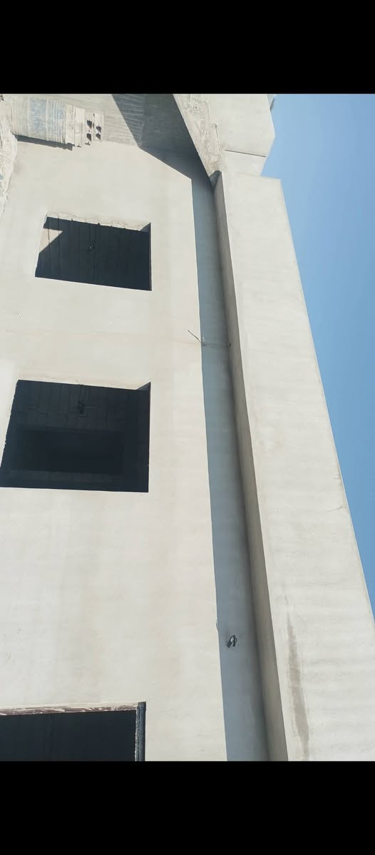 لبخ درجه اولى قاطين 3ونص
قاط واحد 2ونص 
داخل كركوك ***********
