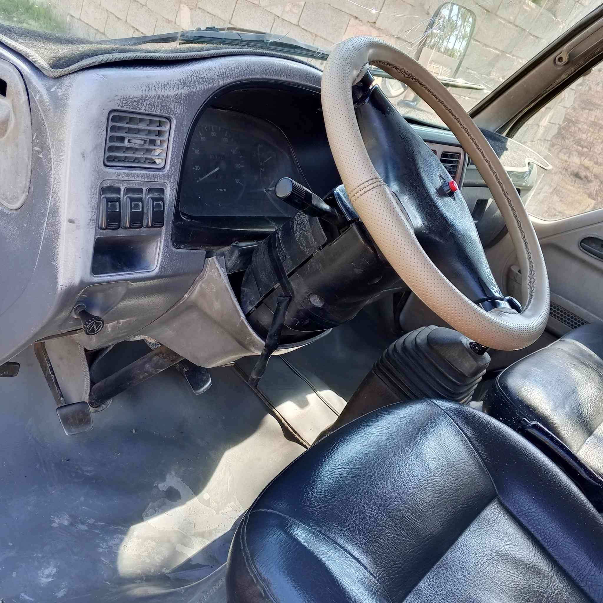 سلام عليكم كيه فنتيره موديل 2000رقم نكليزي بغداد تحويل مباشر كير كسل محرك بل جيس لاصرف ولا تبخير سياره تحمل تاير لدي جديد سياره مصبوقه قماره جماليه  السعر تصل *********** وبيك خير وتبشر
