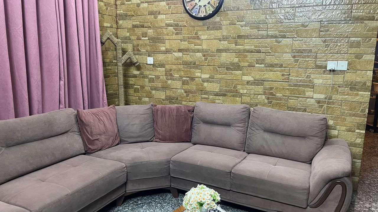 تخم تركي زاويه يتحول لسرير وبي مخزن ويحتاجله تنضيف بسيط قياسه مترين ونص x مترين وثمانين مكاني بغداد


**إذا كنت صاحب هذا الإعلان وتريد حذفه لأي سبب، رجاءا أرسل رسالة إلى الدعم الفني**