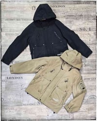 قمصله وتر بروف  لونين فقط السعر ٣٨ الف  العنوان بغداد الحسينينه السوق ...