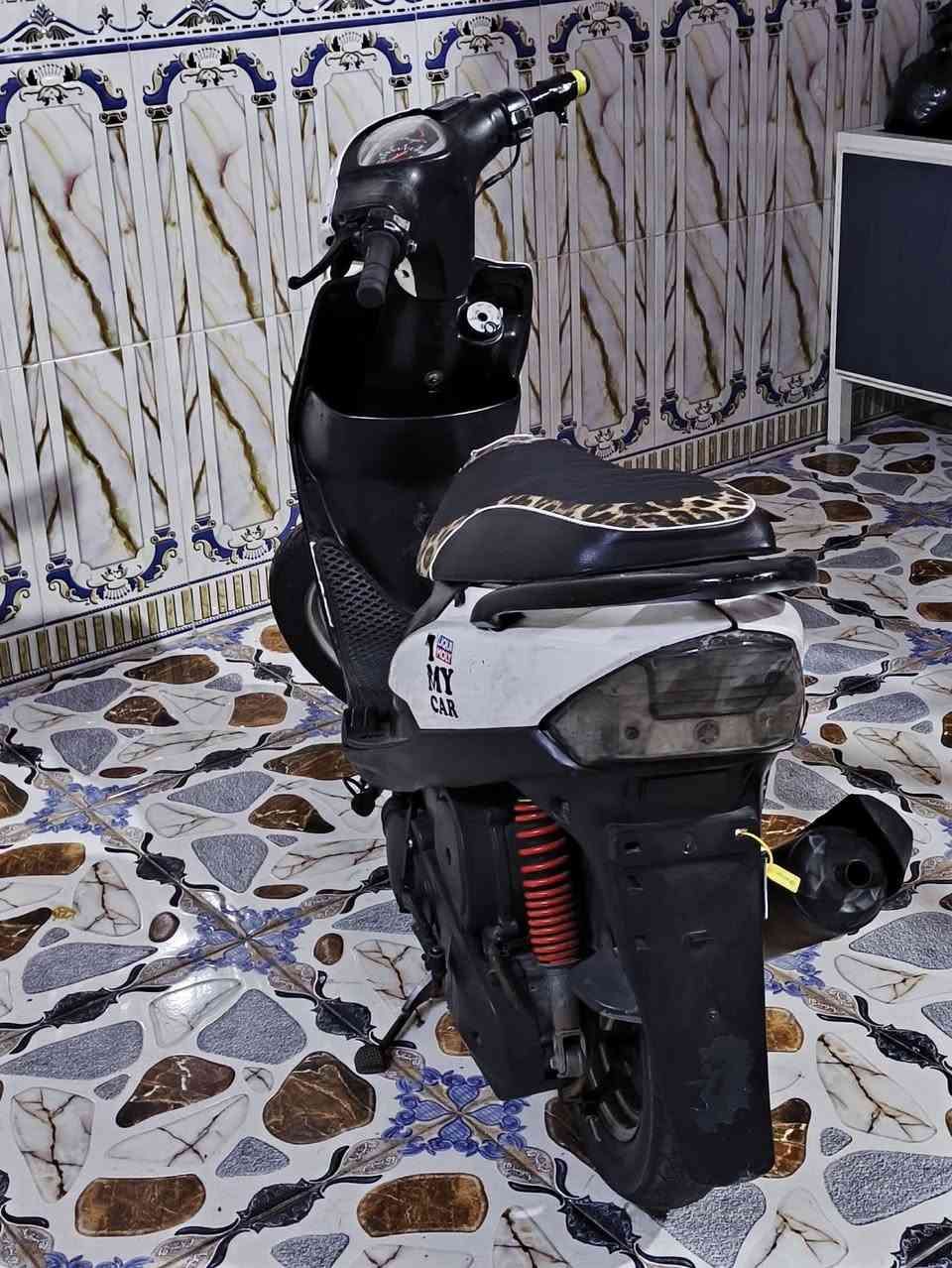 سلام عليكم دراجة ماكس عدلة دراجة نضيفة وجاهزة مكينة مبدل بس ولفات نكرة سلف سعر 550وبيهة مجال العنوان البصرة الحيانية ***********
