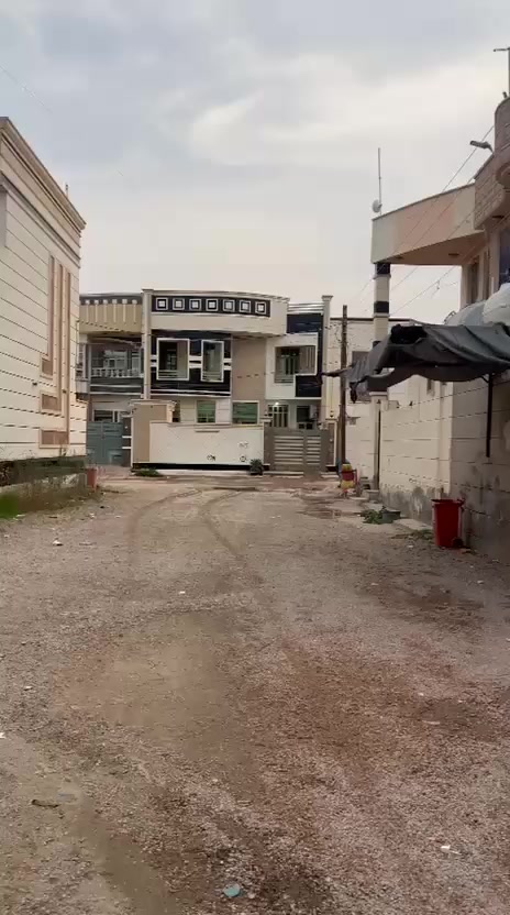 يتوفر بيت للايجار في مدينه الرمادي منطقه الزراعه خلف الدله تفاصيل داخل الفيديو سعر الايجار ب 500 مع الماء والكهرباء على صاحب البيت 
***********
