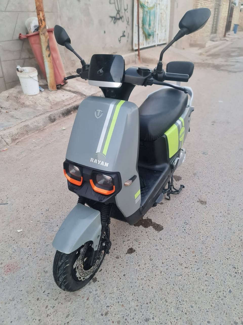 دراجه ريان للبيع ٦ بطاريات جديده جدا تايرات قبل اسبوع  جدد وبتريات هم  ٦ جدد  شغله فول السعر ٧٥٠ بيها مجال قليل مكاني بغداد المشتل ت***********
