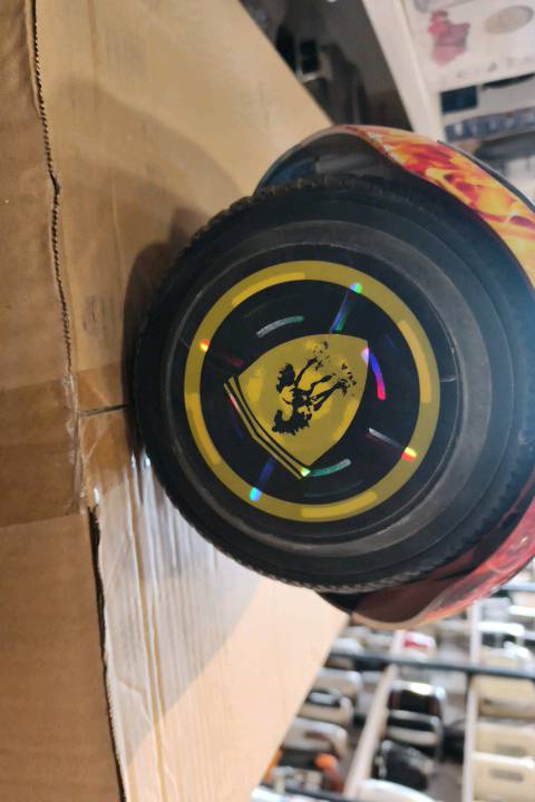 بابل-بلتوث- LED شغال كامل-شاحنة وياها-التايراة ما بهن شي-بيها يدة مال حمل-مستخدم