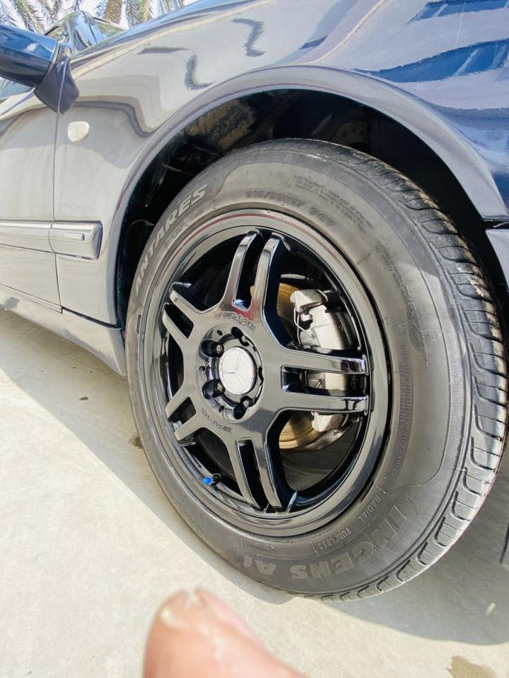 السلام وعليكم 
ام عيون مديل ٩٦كفاله من الضربه صبغ جماليه  مكينه ٣٠٠ كير تبريد صدر تخم تاير  خير من الله 
غرفه جديده سلايت    تليفون ثلاجه  زراك لايت السياره معمره تعمير مرتب جاهزه مابيه اي نقص وبسمنه تحويل ثاني يوم  السعر 68 وبيه مجال قليل مكاني بغداد الستفسار ***********
