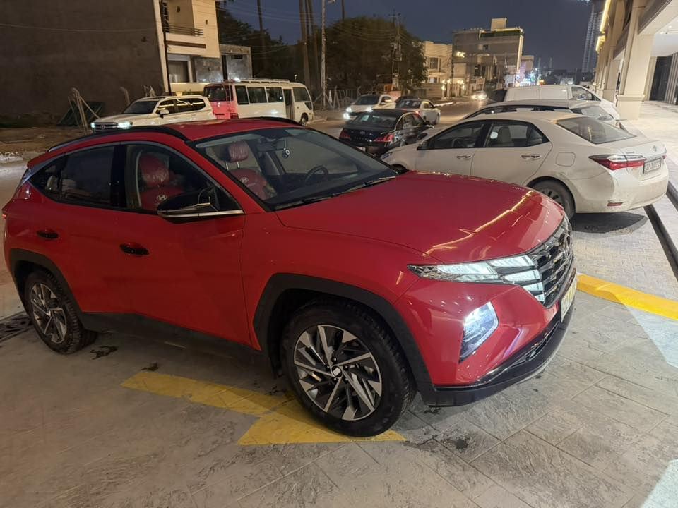 السلام عليكم توسان للبيع وارد خليجي مكفولة كفالة عامة مديل 2024 لون حلو سياره كلش  ماشي 20 الف  مكان بغداد المنصور سعر 213 ورقه وبيه مجال  رقم الهاتف *********** سيد محمد ابو علي
