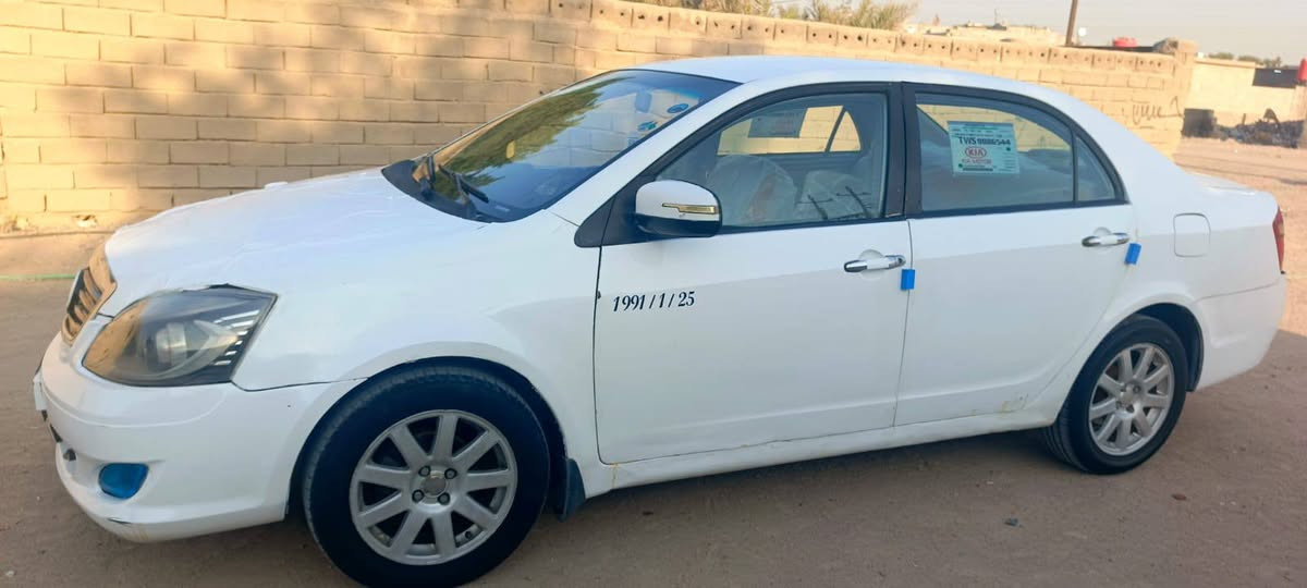 سلام عليكم جيلي موبل مديل 13مكينه كير حداديه برانكيت كهربائيات قرفه جديده سيارة جاهزة رقمه بصره راعيها بالزبير السنويه 30متعهد براعي وقرامات سيارة جاهزة السعر 36وبيها مجال بصيط كلش مكاني بالبصره بالزبير خلف المعارض(***********
