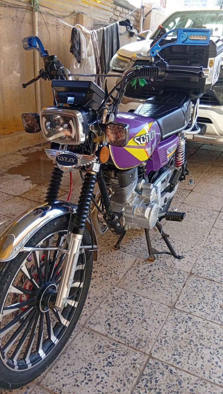 السلام عليكم
دراجه ستعمال شخصي. مامتعوبه ابد

 مكينه 200.        

مديل 2025 

   بصمات 2

دراجه. جديده.        .   

 مجال شي بسيط.           العنوان بغداد الحسينيه مال الراشديه

السعر. 775.    رقم الهاتف ***********.  الاتصال فقط
