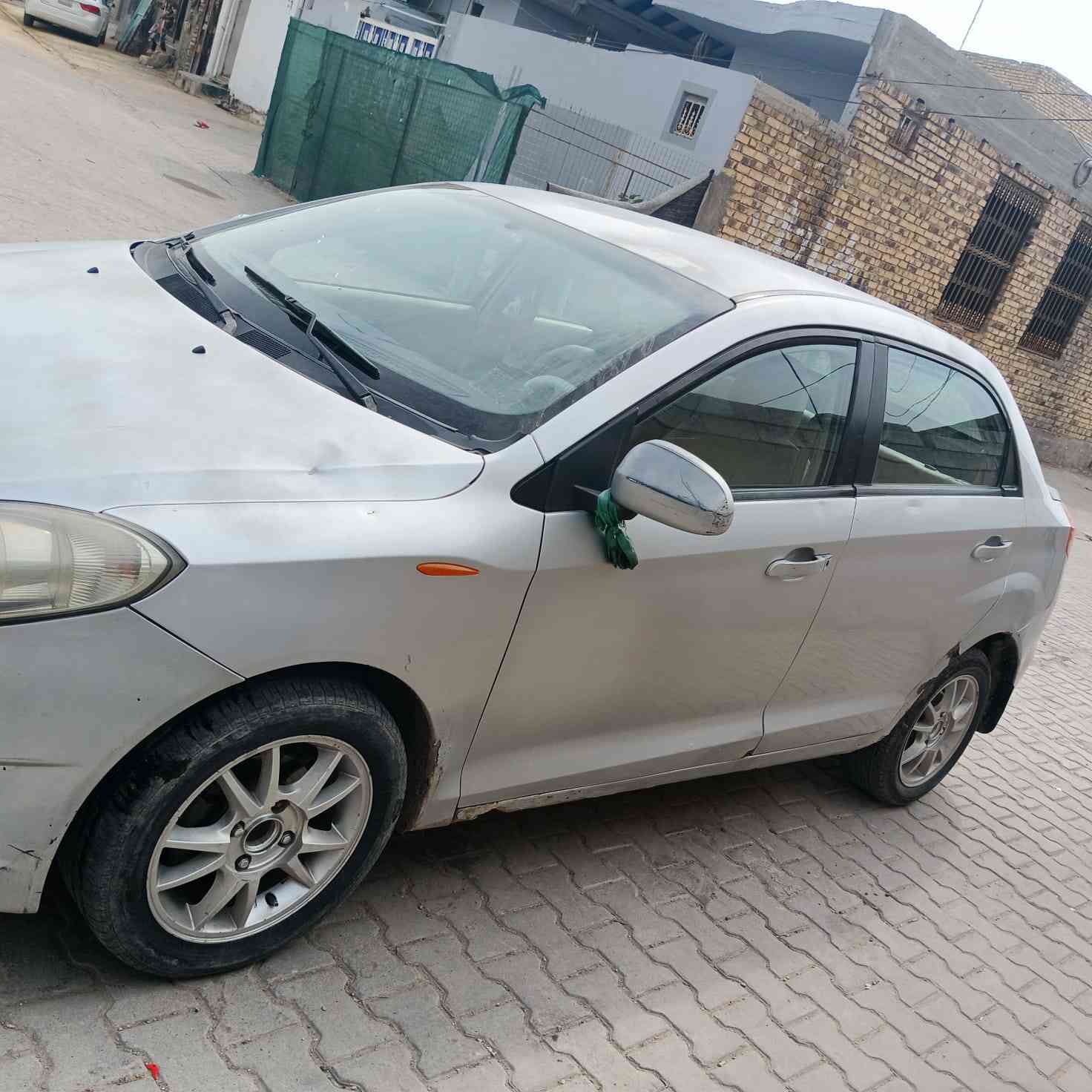 سلام عليكم شيري فلاوين مديل 2013 كفاله من ضربه وصبغ وتبديل فقط اخياس بل اهلال مال  قليل كير مكينه توني شادهن مال حاويه صار 3 ايام تدفئه تبريد سنتر لوك بصمه حساسات كلها شغاله رقم قادسيه حداديه تخبل شاشه مكانها كربلاء مالكها بل نجف يريد مداور سعر 32 معه المجال قليل ***********
