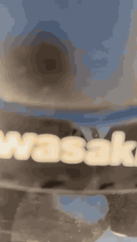 السلام عليكم دراجه كاوسكي 2004 ماشيه 80 الف مكفوله مكينه وكير وضفيره ممجطله كفاله كله بس بيه ملاحضات بل كفرات بصيطه 35 وبيه مجال بكان الدراجه بغداد المنصور الرقم *********** وتساب هم
