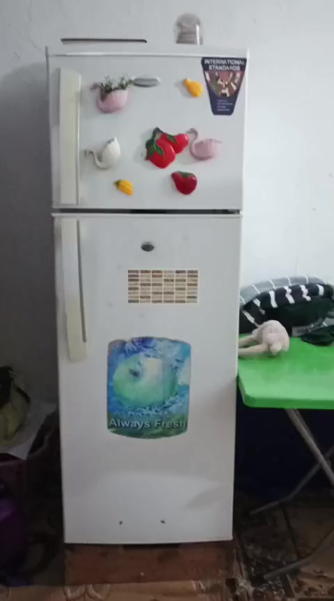 ثلاجه للبيع السعر 120 الف وبي مجال الي يريد يتواصل واتساب
***********
