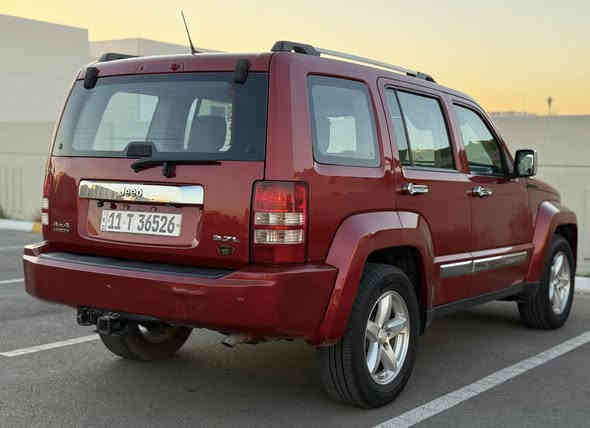 سلام عليكم

جيب لبرتي موديل ٢٠٠٨ محرك ٣٧٠٠ رقم بغداد الدولي الجديد باسمي
هزه و سنوية و رقم كله جديد يعني كبل تحول باسمك
السيارة فئة لمتد 
شاشة قلاب / تحكمات ستيرن / كشن كهرباء / شاشة عطلات / لايت زنون / دمام خلفي نظام انفنتي / خارج و داخل السيارة مطعم كروم / ويل كب حجم ١٧ 
سيارة جاهزة من كلشي كير محرك كهربائيات تبريد صدر تايرات كله مكفول
عليها ادامة كامله
السيارة كلين تايتل بدون حادث بدون صبغ بدون تبديل 
بيها فقط تكحيل فوك البك لايت
مكان السيارة بغداد / الكرادة 
السعر المطلوب : ١٠٠ $ ورقة 
للإستفسار ***********
