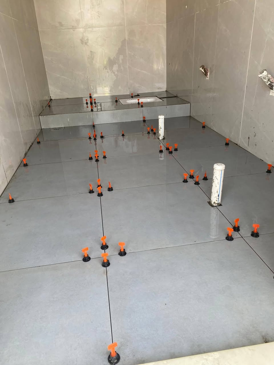 خلفة تطبيك سراميك جدران ارضيات مرمر كاشي بورسلين
بايات درج شغل حلو سعر مناسب ولتزام بلعمل   البصره  واتساب ***********
