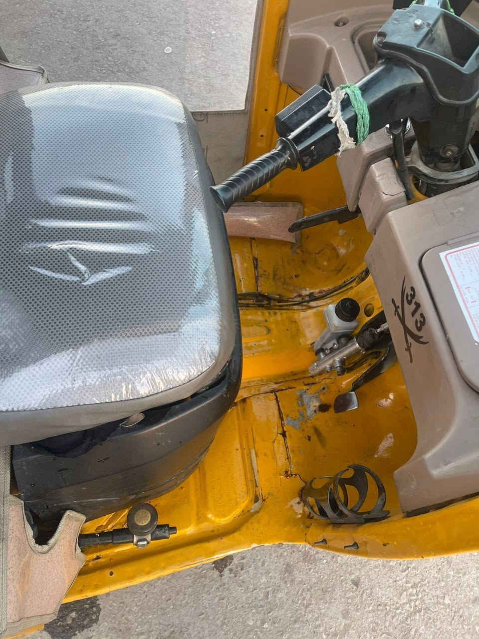 سلام عليكم تكتك موديل١٩ شهر12يوم 30التكتك مصبوغه عام الجماليه مجفته شركه التكتك خير من الله عارضهه ب6200 بيهه مجال شي بصيط التكتك مرقمه رقم بغداد سنويه وباقي علا استلام الوحات البكان ام الكبر الغزلان رقم الهاتف ***********
