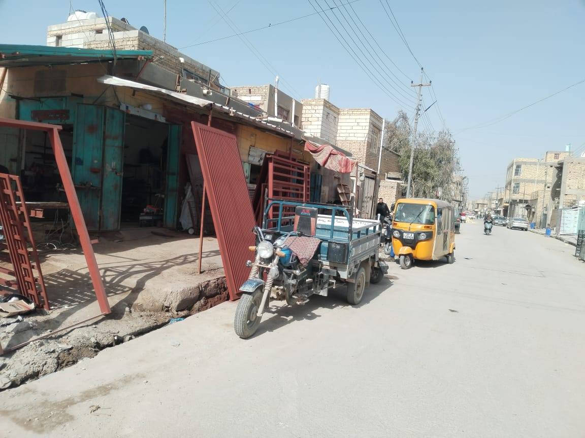 دار للبيع موقع تجاري 
المساحة ٢٠٠ متر  ركن على شارعين 
وجه على شارع الاطفاء والوجه الثاني على شارع الذهب 
للاستفسار الاتصال على الارقام 
***********
***********
