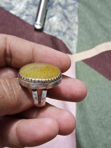 يماني اصفر طبيعي  قديم مخطوط ايه النور كامله 
قياس الخاتم 23
***********
السعر خاص وبخدمتكم
