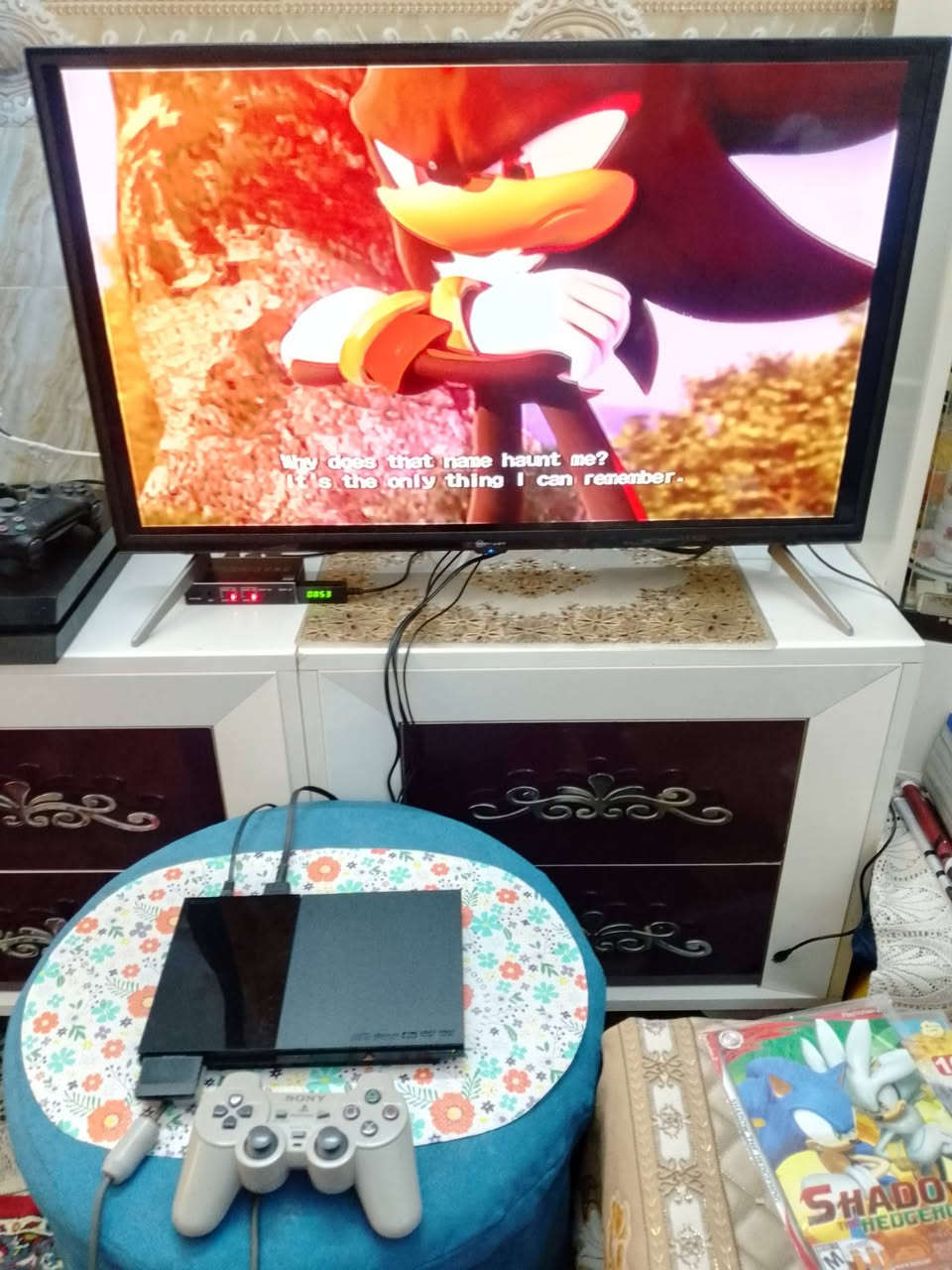 السلام عليكم.للبيع بلي2 سلم نظيف جدآجدآ.+جوستكات عدد2اصليات بس الكير اليسرة شوية تعبان.+ميموري وكيبلات الكهرباء والصورة.+اقراص عدد9 متنوعة.العنوان الفحامة قرب الجزيرة السياحية.مبايل***********.مع الشكر الجزيل للادمن + السعر 25 الف
