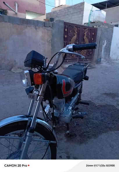 سلام عليكم... دراجه نامه شلامجه شاصي 23 مكينه مكينه 25 دراجه نضيفه مكفوله
السعر 625 وبيهه مجال حك الجيه الرقم.  ***********
