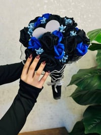 بوكيه الفخامة الملكية • ألوان سوداء وزرقاء • توصيل لكل المحافظات