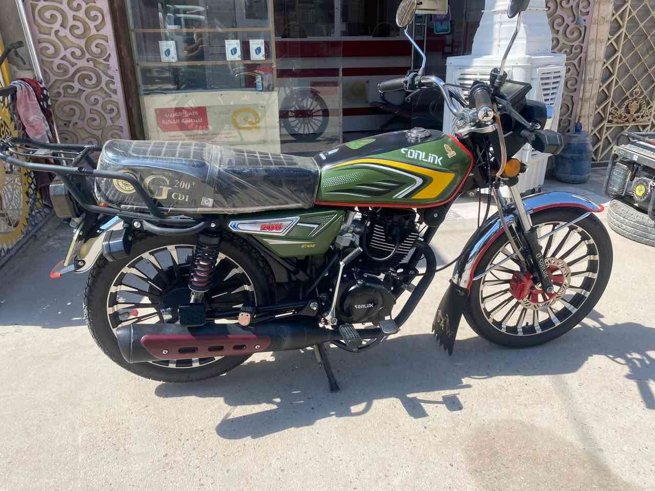 السلام عليكم 
دراجه سفانه 2025 
مكينة 200cc
اوراق اصولي كاملة
زيتوني مميز
جديدة على وضع الشركة 
كفالة عامة 
بصمة تشغيل عن بعد 

***********
السعر 900 بيه مجال
